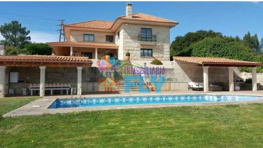 Chalet de lujo en venta en El Cumial photo 0