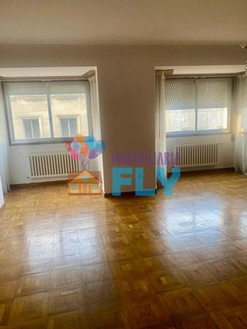 SE VENDE PISO EN EL CENTRO CON AMPLIA TERRAZA photo 0