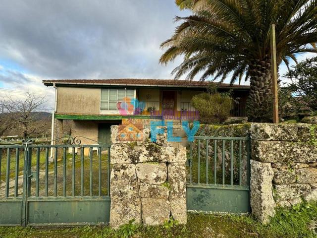 Se vende casa rústica en Pereiro de Aguiar, reformada parcialmente. photo 0