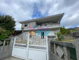 ¡Se vende casa en Gomesende con piscina, jardín y opción a fincas! photo 0