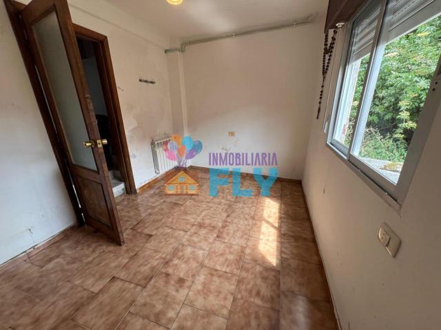 VENTA DE DOS CASAS UNA DE ELLAS NECESITA REFORMA EN NOGUEIRA DE RAMUIN!! photo 0