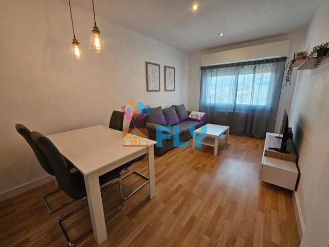 SE ALQUILA PISO COMPLETAMENTE REFORMADO ZONA RESIDENCIA!!! photo 0