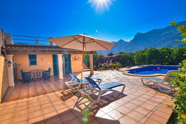 A la venta casa con Licencia Vacacional y Piscina photo 0