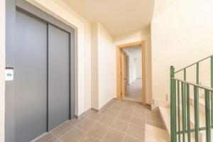 New-build flat with pool and parking photo 0