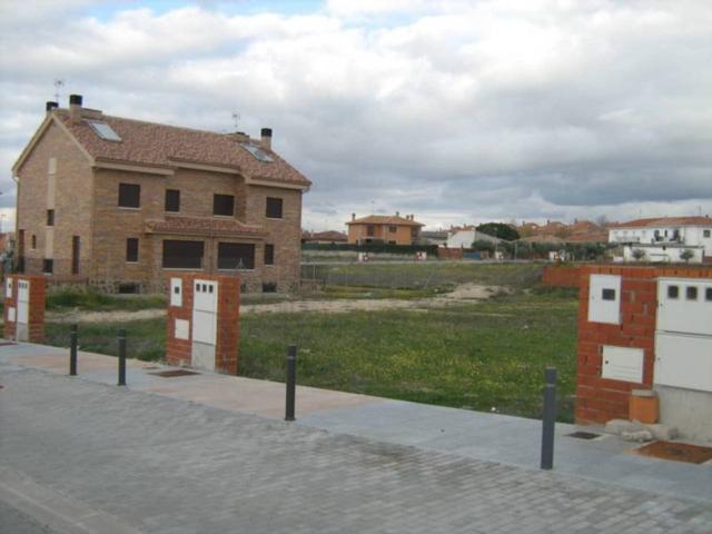 Solar en venta para construccion de CHALET ADOSADO photo 0