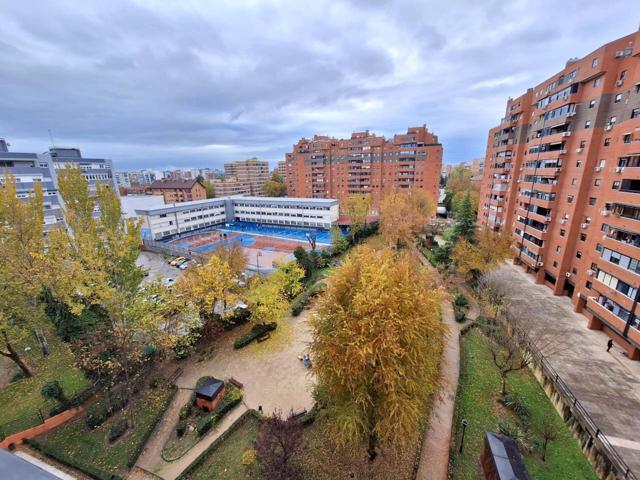 ¡¡ AMPLIA VIVIENDA CON TERRAZA ABIERTA EN LA ZONA DE LAS TORRES DE FUENLANBRADA!! photo 0