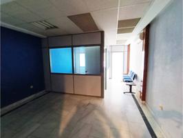 ¡Oportunidad de Alquiler de Oficinas en Calle Leganés! photo 0