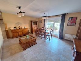 SE VENDE MAGNIFICO CHALET EN URBANIZACION PRIVADA CON PISCINA EN CASARRUBIOS DEL MONTE photo 0