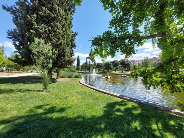 ¡¡MAGNIFICA VIVIENDA CON PLAZA DE GARAJE, TRASTERO Y UNA AMPLIA TERRAZA DE 9 M², A ESCASOS MINUTOS DE LA PARADA DE METRO photo 0