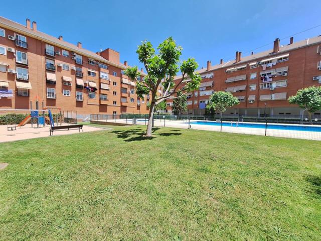 SE VENDE PISO EN URBANIZACION CON PISCINA ZONA ARROYO LA FUENTE photo 0