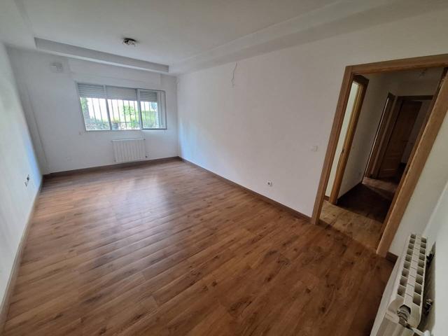 PISO EN VENTA CON PATIO. ZONA LOS ESTADOS photo 0