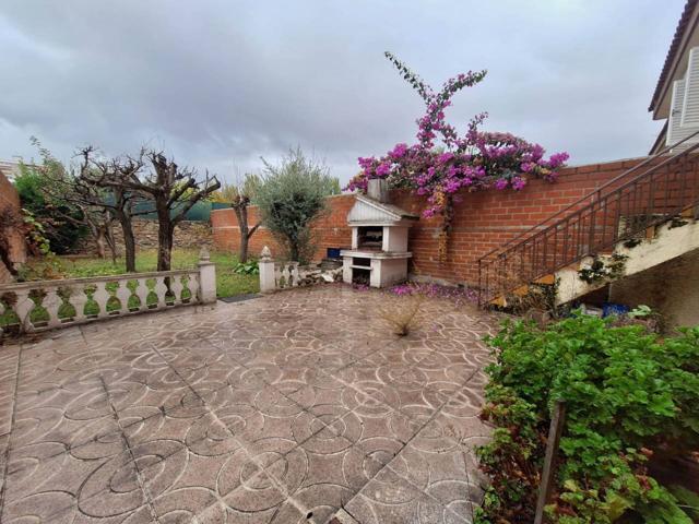 ¡¡ MAGNIFICA VIVIENDA CON UN JARDIN DE 100M² Y AMPLIO GARAJE ZONA LAS VILLAS !! photo 0