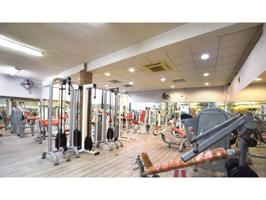 SE VENDE LOCAL CON LICENCIA DEPORTIVA EN CENTRO DE FUENLABRADA O PARA CAMBIO DE USO photo 0