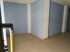 Local en alquiler en Los Remedios(41011) photo 0
