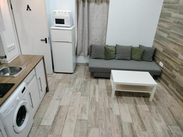 SE ALQUILA APARTAMENTO EN CADIZ , ZONA SAN ANTONIO - ALAMEDA , SOLO PARA TEMPORADA ESCOLAR photo 0