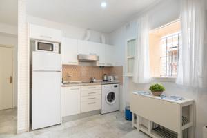 APARTAMENTO AMUEBLADO Y CON ASCENSOR JUNTO AL AYUNTAMIENTO photo 0