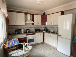 Casa en una sola planta con azotea propia en el centro. photo 0