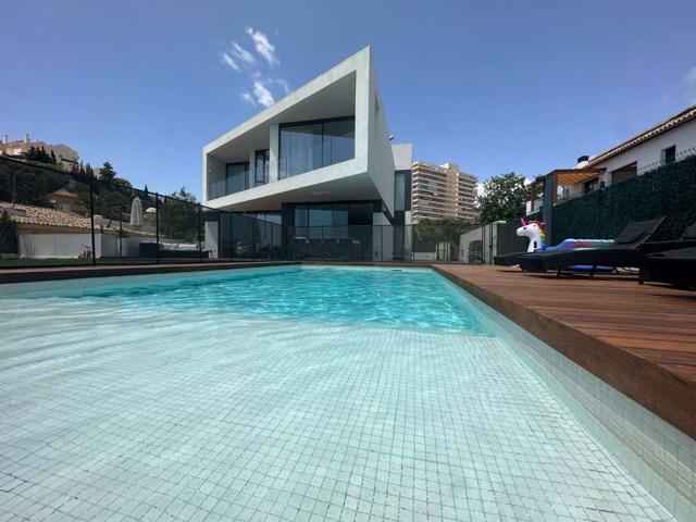 Villa En alquiler en Calle Camelia , 36. , Benalmádena (málaga), Benalmádena photo 0