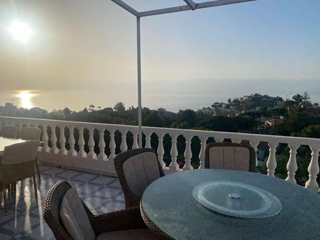 Villa En venta en Benalmádena photo 0