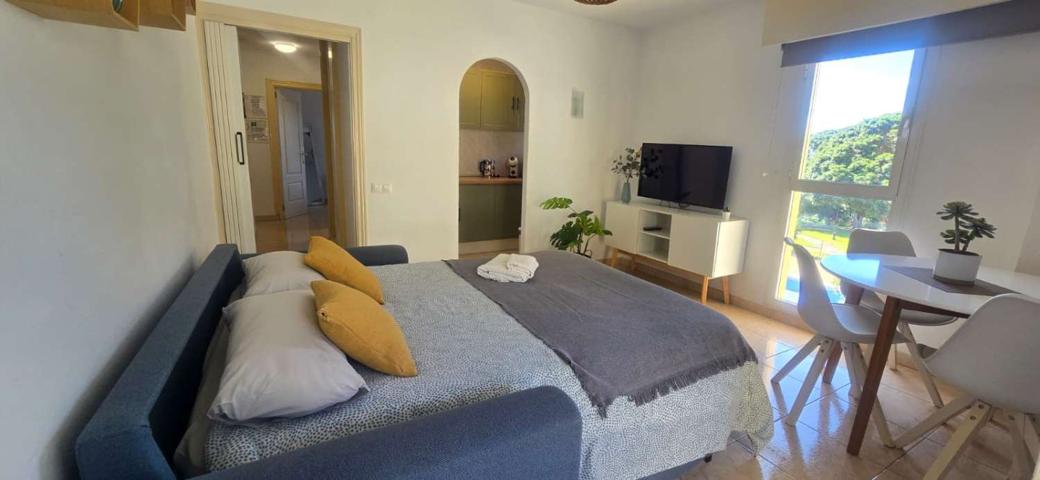 Piso En venta en Avenida Gamonal. , Benalmádena (málaga)arroyo De La Miel, Benalmádena photo 0