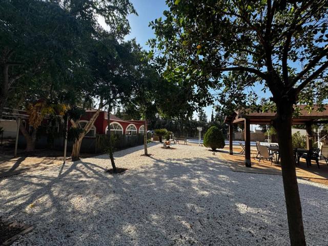 ¡Vivienda con terreno, piscina y cochera totalmente legalizadas en finca en La Aljorra! photo 0