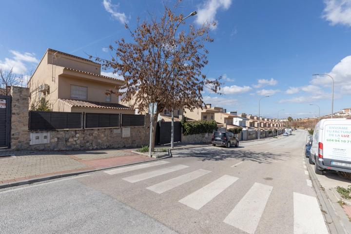 Casa en Santa Clara Golf (Otura) – Ideal para vivir o invertir photo 0