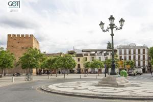 Piso en Alquiler en zona Gran vía - Granada: Ideal para Trabajadores y Estudiantes photo 0