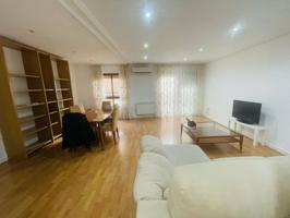 Se alquila apartamento con garaje en el centro de Murcia photo 0