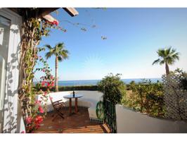 Encantador Bungalow en Primera Línea de Playa con Vistas al Mar photo 0