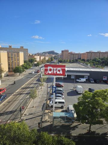 Se vende Dúplex (4º y 5º Planta sin Ascensor) en Virgen del Remedio. photo 0