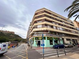 Piso en venta en Plaza Doctor Gómez Ulla Nº 1 – Enfrente del Museo Marq – Hospital Privado VITHAS (Antiguo Perpetuo Socorro) y Junto al Castillo de Santa Bárbara. Se vende este fantástico piso photo 0