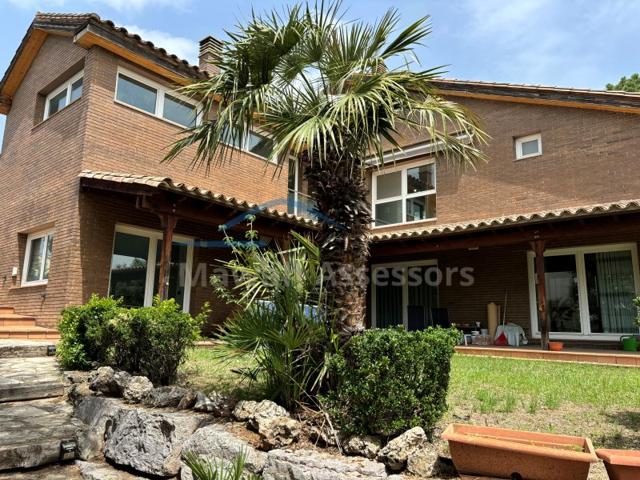 Unifamiliar Separadas En venta en L'Ametlla Del Vallès photo 0