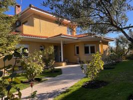 INMODON VENDE CHALET INDEPENDIENTE EN EL BOSQUE photo 0