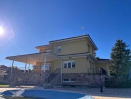 INMODON VENDE CHALET INDEPENDIENTE EN EL BOSQUE photo 0