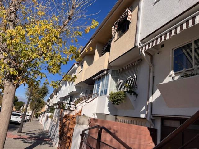 INMODON VENDE CHALET ADOSADO MUY CÉNTRICO EN VILLAVICIOSA DE ODÓN photo 0