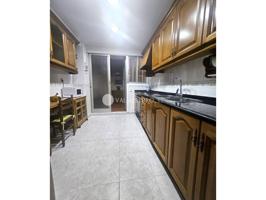 Primer piso reformado, listo para entrar a vivir, con excelente ubicación en Valencia photo 0