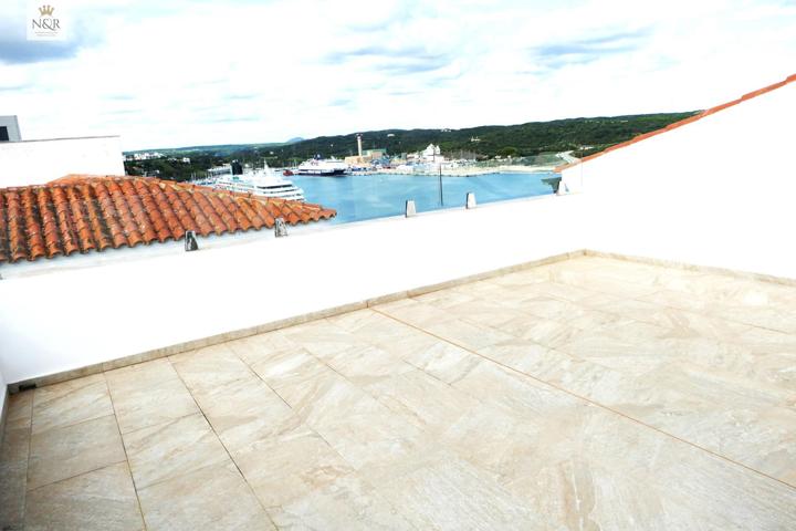 CASA REFORMADA CON VISTAS AL MAR Y GARAJE EN MAHÓN photo 0
