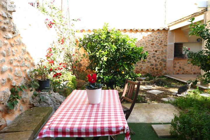 CASA REFORMADA CON JARDÍN EN LLOSETA photo 0