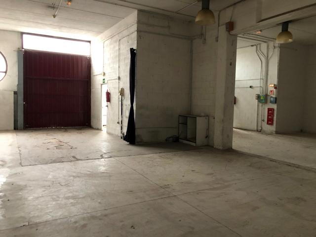 NAVE INDUSTRIAL-COMERCIAL EN ALQUILER EN MADRID EN VILLAVERDE photo 0