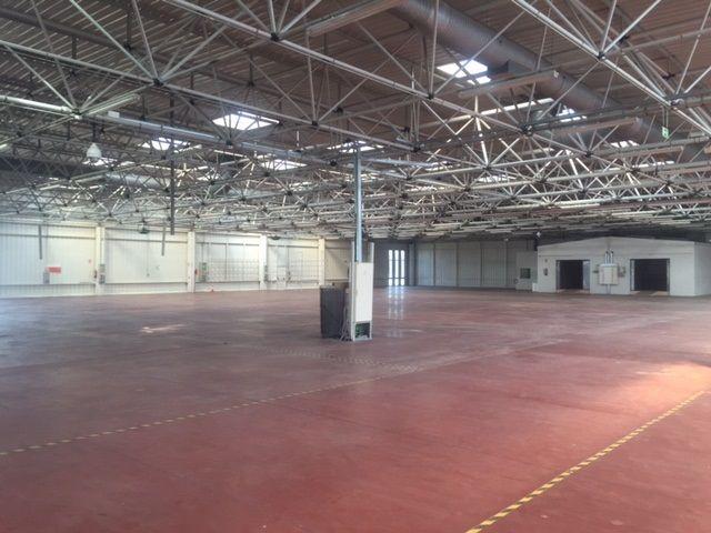 Nave Industrial en Tres Cantos photo 0