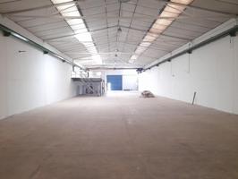 Acceso para trailers y puente grua! photo 0