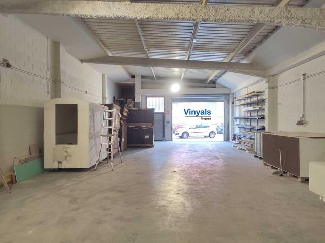 Con aparcamiento y instalaciones! photo 0