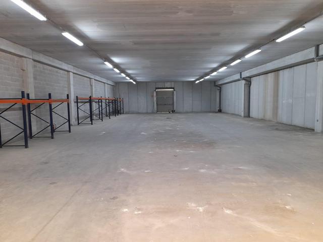 Planta baja con suministros! photo 0