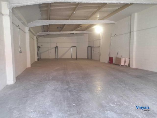 Nave industrial de 220 m2 completamente diáfana y sin columnas. photo 0