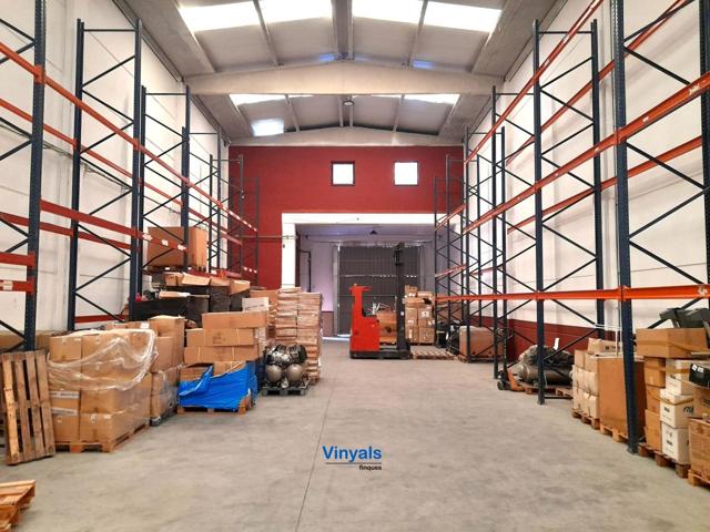 Con acceso para trailers i oficinas! photo 0