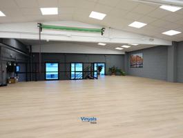 ¡Suministros y montacargas! photo 0