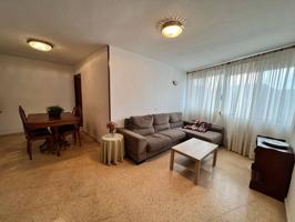 Se vende piso en Serra, zona polideportivo. photo 0