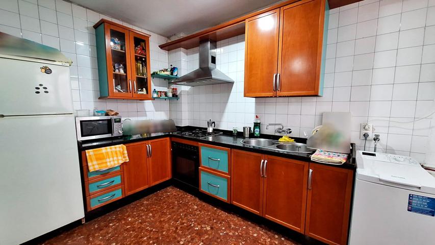 Piso en Vallellano con 4 dormitorios y 2 baños!!! photo 0