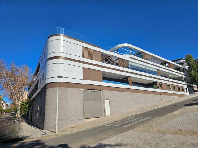 Impresionante ático-dúplex de 4 dormitorios seminuevo con una terraza espectacular, zonas cumunes... photo 0