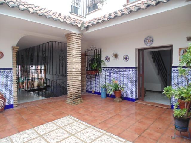 Piso en San Agustín, con 4 dormitorios y 2 baños!!! photo 0